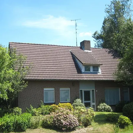 Semesterbostad The Family House *